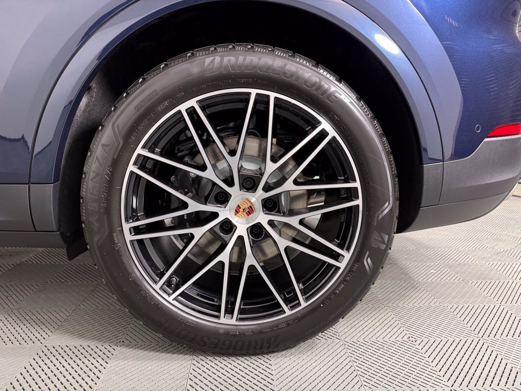 Certified 2026 Porsche Cayenne AWD/4WD image 14