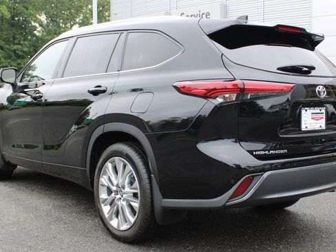 Used 2021 Toyota Highlander Limited image 8