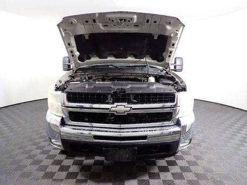 Used 2007 Chevrolet Silverado 2500 LT w/ Suspension Package, Off-Road AWD/4WD image 37