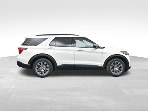 New 2026 Ford Explorer Active image 9