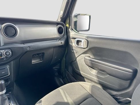 Used 2021 Jeep Gladiator Sport AWD/4WD image 26