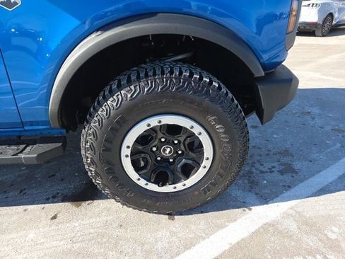 Used 2024 Ford Bronco Big Bend w/ Sasquatch Package image 2