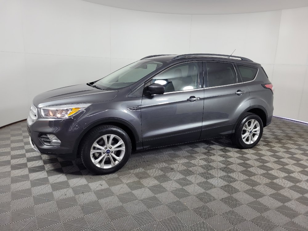 Used 2018 Ford Escape SE w/ Ford Safe & Smart Package FWD image 2