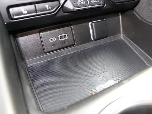 Used 2022 Chevrolet Tahoe Z71 w/ Luxury Package image 34