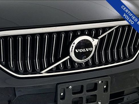 Used 2023 Volvo XC40 B5 Plus w/ Protection Package Premier image 37