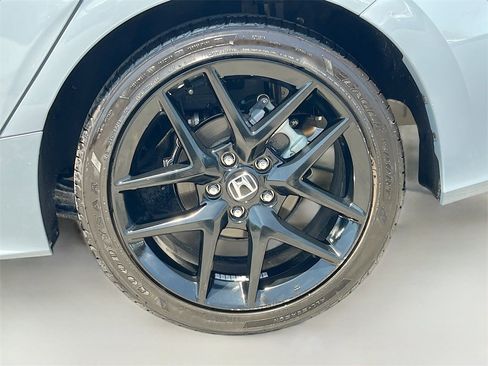 Used 2024 Honda Civic Sport image 28