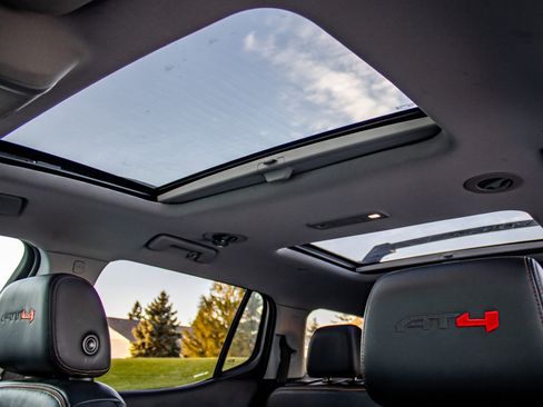 Used 2020 GMC Acadia AT4 image 25