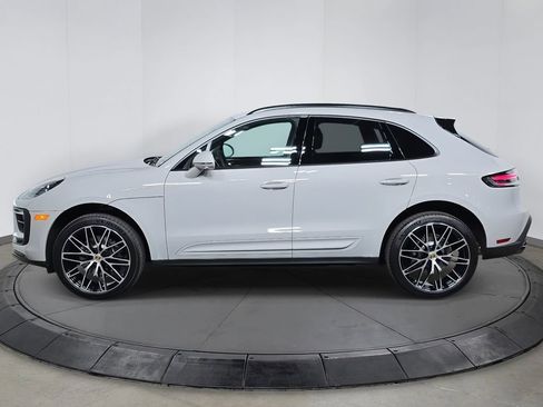 New 2026 Porsche Macan image 2