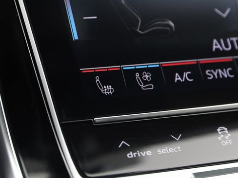 Used 2023 Audi RS Q8 AWD/4WD image 9