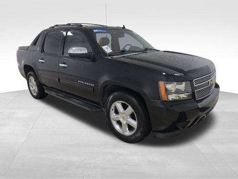 Used 2013 Chevrolet Avalanche LT w/ All-Star Edition RWD image 2