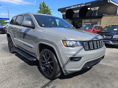 Used 2021 Jeep Grand Cherokee Laredo X AWD/4WD image 1