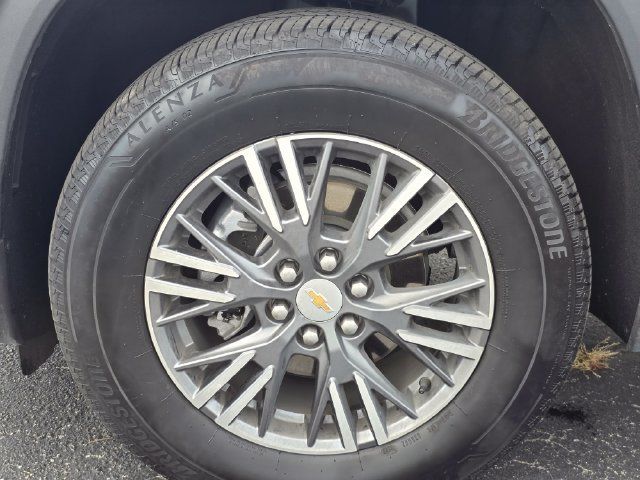 Used 2026 Chevrolet Traverse LT FWD image 6