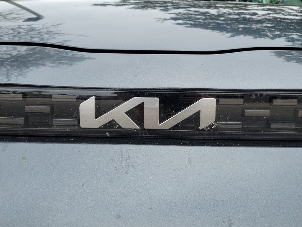 Used 2025 Kia Soul LX w/ LX Technology Package FWD image 6