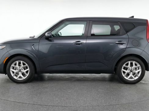 Used 2025 Kia Soul LX w/ LX Technology Package FWD image 5