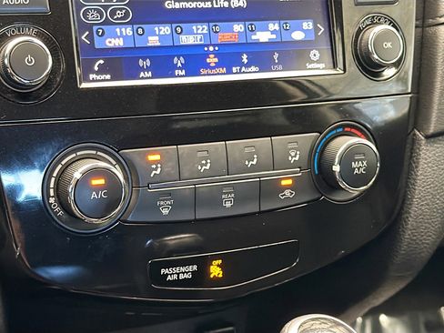 Used 2020 Nissan Rogue S w/ Special Edition Package image 10