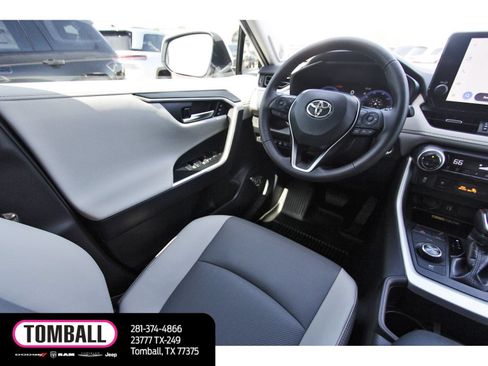 Used 2025 Toyota RAV4 Limited w/ Advanced Technology Package AWD/4WD image 9