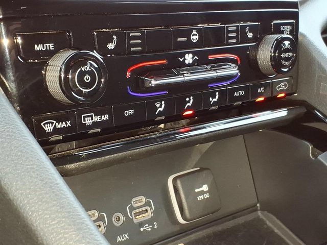 Used 2023 Jeep Grand Cherokee L Laredo w/ Luxury Tech Group I AWD/4WD image 27