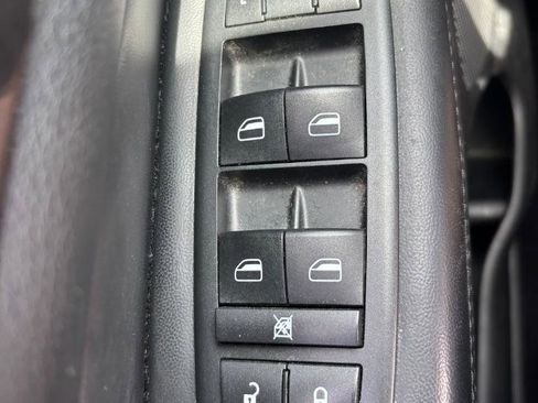 Used 2011 Jeep Grand Cherokee Laredo image 16