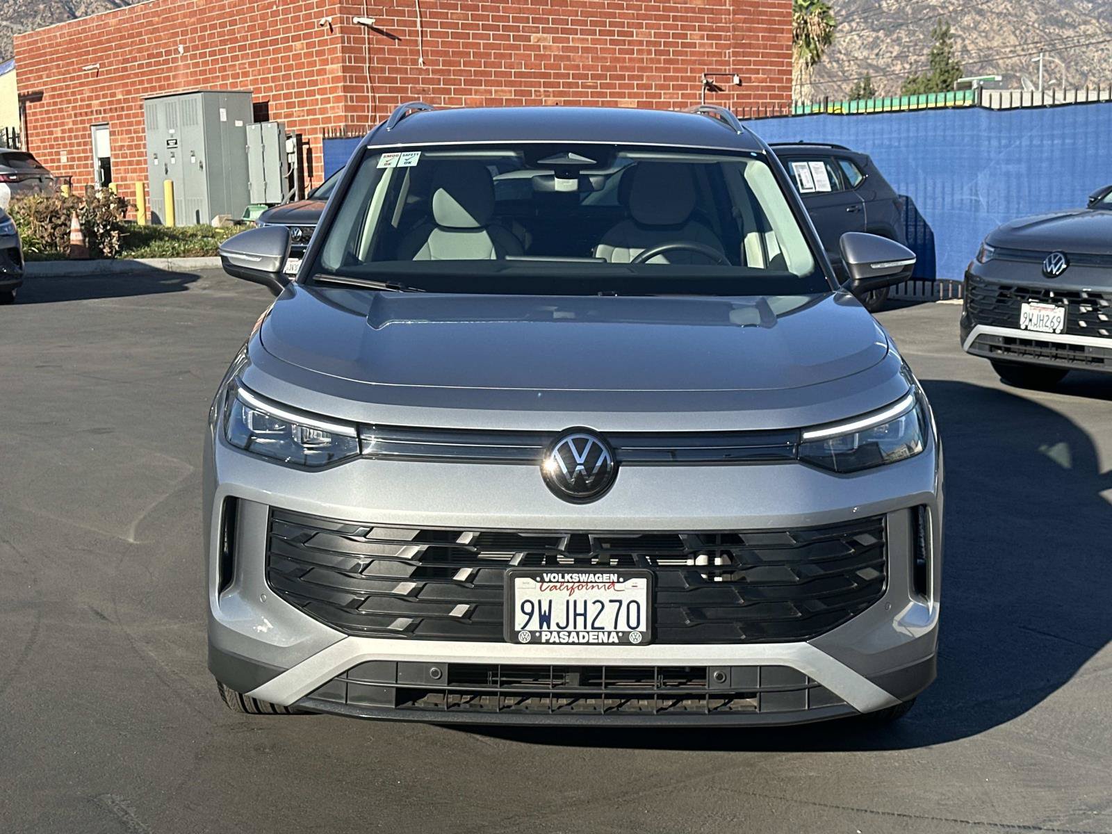 Certified 2026 Volkswagen Tiguan SE FWD image 2