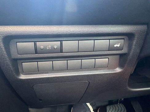 New 2025 Mitsubishi Outlander SE image 24