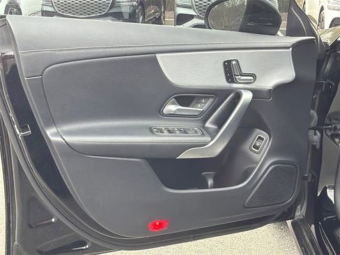 Used 2021 Mercedes-Benz CLA 250 image 10
