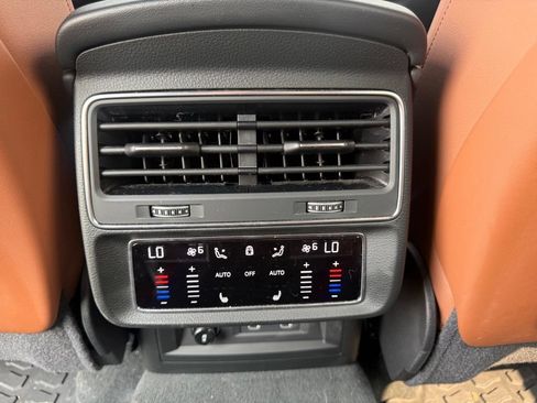 Used 2024 Audi Q8 Premium Plus AWD/4WD image 35