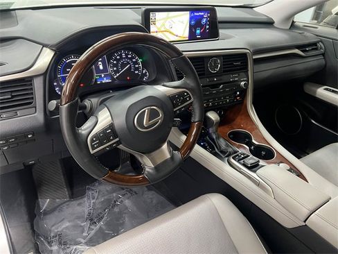 Used 2018 Lexus RX 450hL Premium image 17