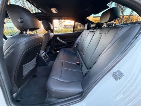 Used 2017 BMW 320i Sedan image 10
