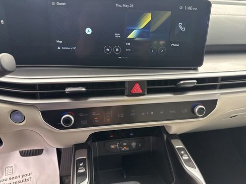 Used 2024 Kia Sorento S w/ Panoramic Sunroof Package FWD image 24