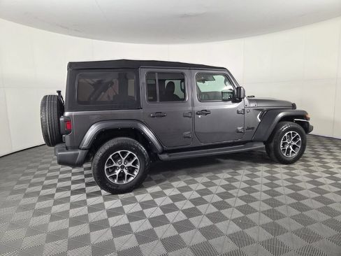 Used 2024 Jeep Wrangler Unlimited Sport AWD/4WD image 5