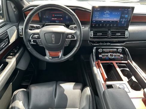 Used 2022 Lincoln Navigator Reserve AWD/4WD image 21