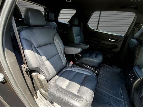 Used 2023 Chevrolet Traverse LT AWD/4WD image 16