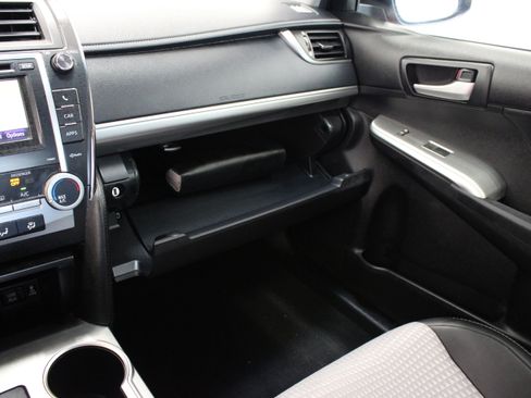 Used 2012 Toyota Camry SE FWD image 22