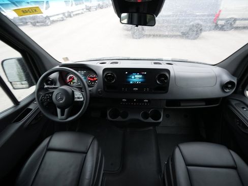 Used 2024 Mercedes-Benz Sprinter 2500 image 16
