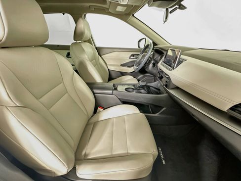 Used 2023 Nissan Rogue SV w/ SV Premium B Package FWD image 31