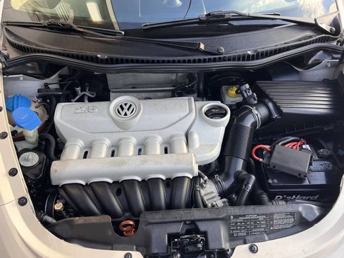 Used 2010 Volkswagen Beetle Convertible image 20