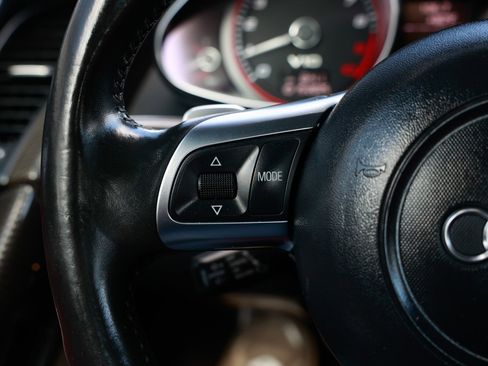 Used 2011 Audi R8 V10 image 24