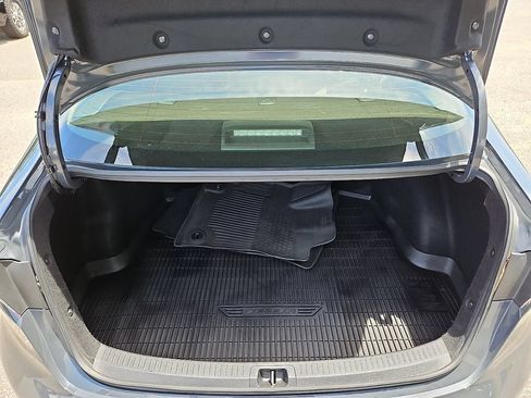Used 2024 Toyota Corolla LE FWD image 29