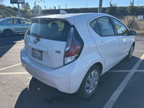 Used 2015 Toyota Prius C Two image 4