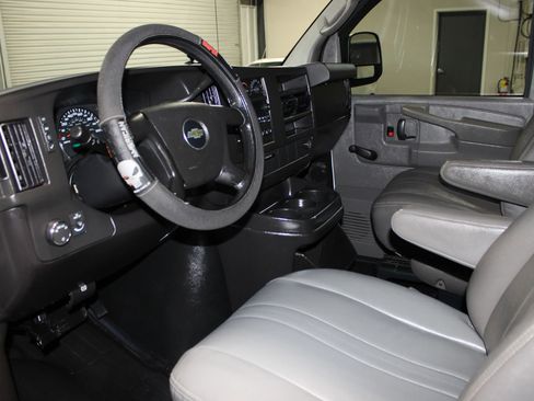 Used 2012 Chevrolet Express 1500 RWD image 15