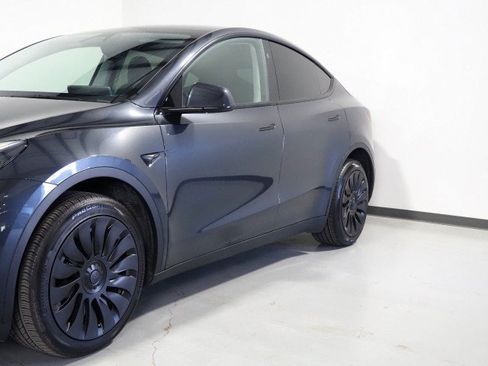 Used 2025 Tesla Model Y Long Range AWD/4WD image 48