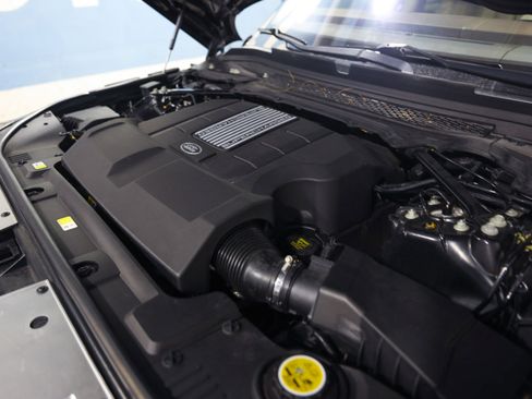 Used 2016 Land Rover Range Rover HSE image 10