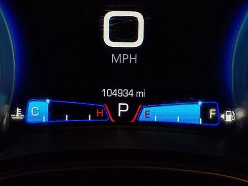 Used 2018 Chrysler 300 Touring AWD/4WD image 25