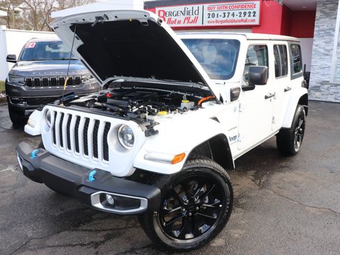Used 2023 Jeep Wrangler Sahara image 43