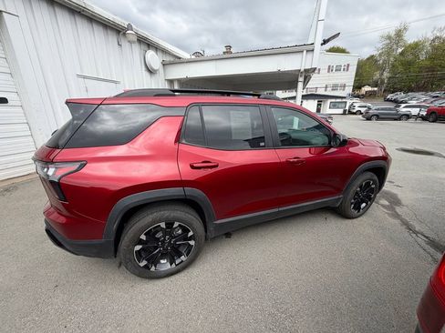 Used 2025 Chevrolet Equinox RS w/ LPO, Floor Liner Package AWD/4WD image 6