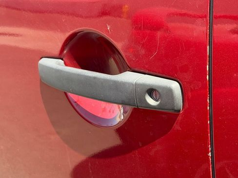 Used 2019 Nissan Frontier SV RWD image 9