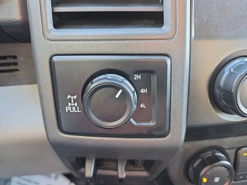 Used 2020 Ford F250 XL w/ Power Equipment Group image 28