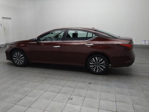 Used 2024 Nissan Altima 2.5 SV image 3