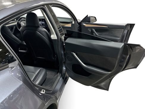 Certified 2023 Tesla Model Y Long Range AWD/4WD image 12