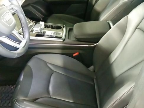 Used 2022 Audi Q8 Premium Plus AWD/4WD image 9